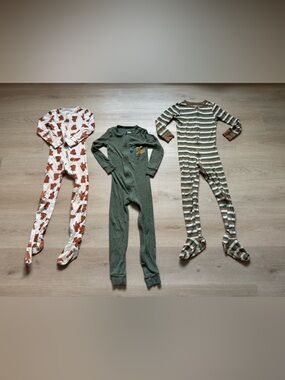 Old Navy 6T Pajamas Bundle